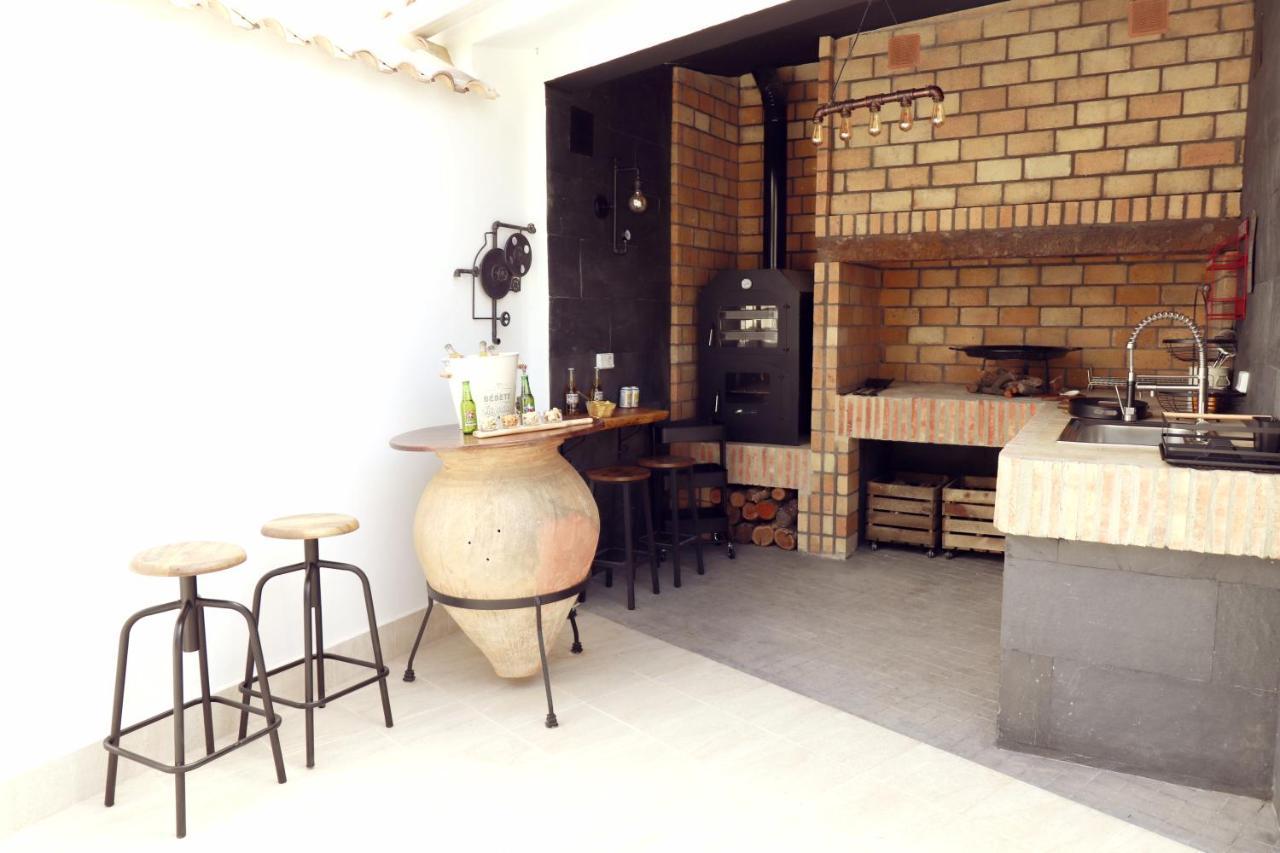 Casa Rural Ideal Para Escapadas Con Barbacoa Y Spa Tinarejos Exterior photo